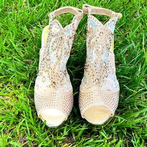 Women’s Gold Stiletto Shoes